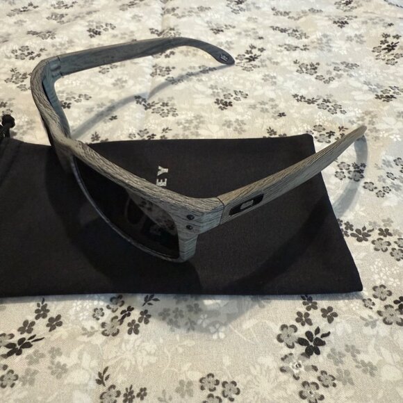 Oakley Sunglasses Holbrook Woodgrain Prizm Polarized 9102 ✨️ NEW✨️ - Picture 3 of 9